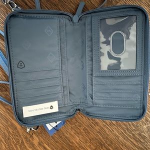 Brand new Vera Bradley crossbody bag. Still has tags.